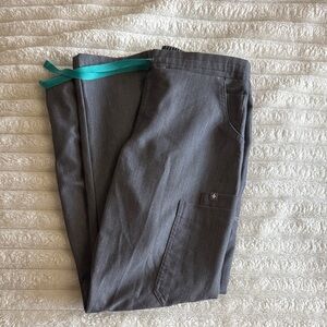 Gray FIGS women’s scrub pants
